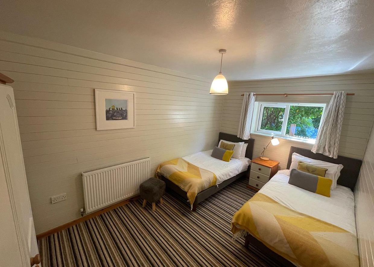 Ivyleaf Combe Lodges Stratton  Buitenkant foto