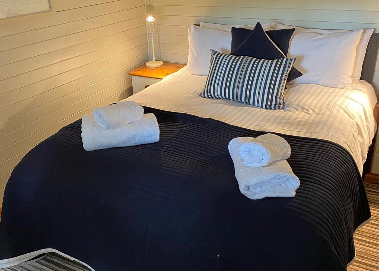 Ivyleaf Combe Lodges Stratton  Buitenkant foto