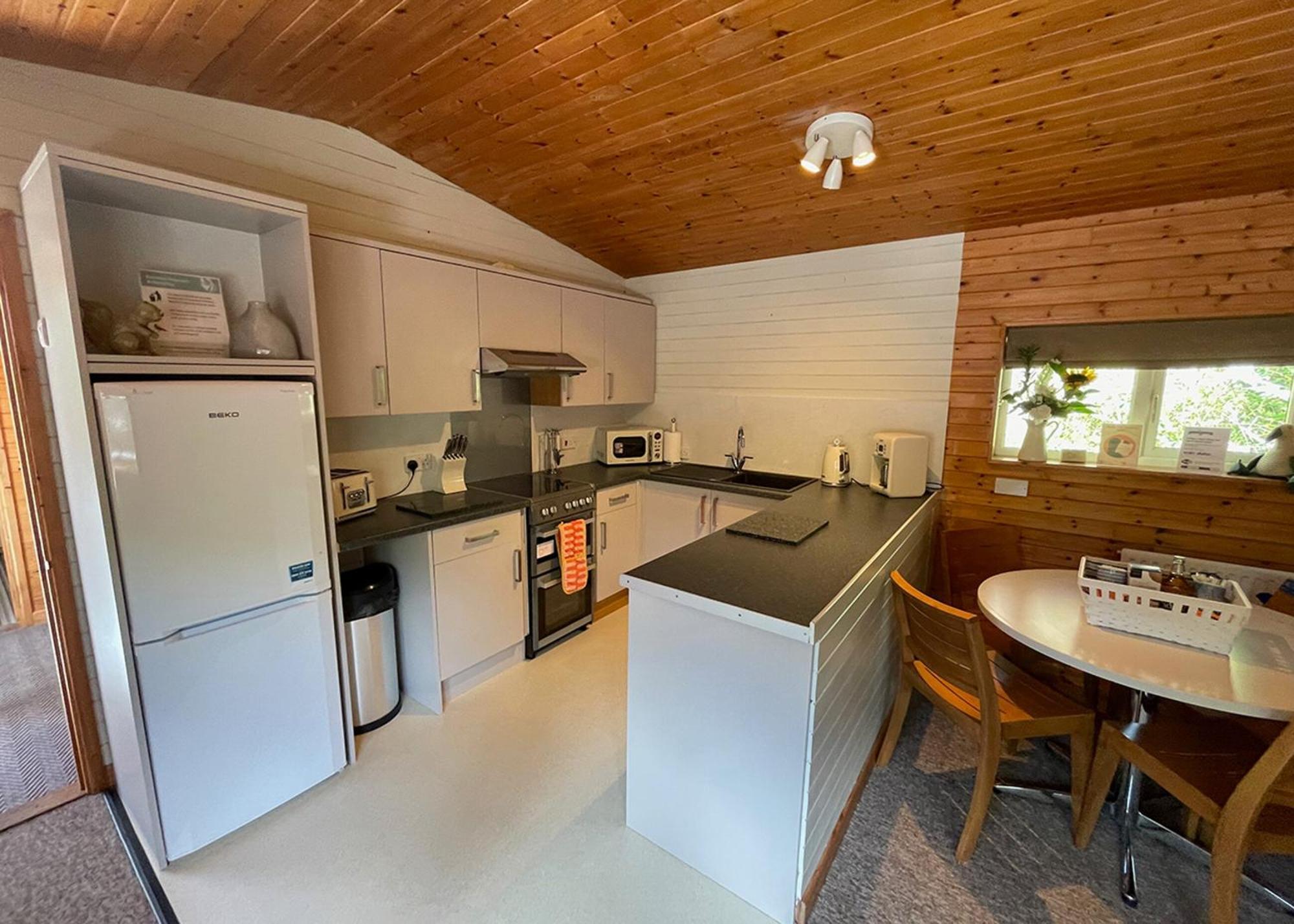Ivyleaf Combe Lodges Stratton  Buitenkant foto