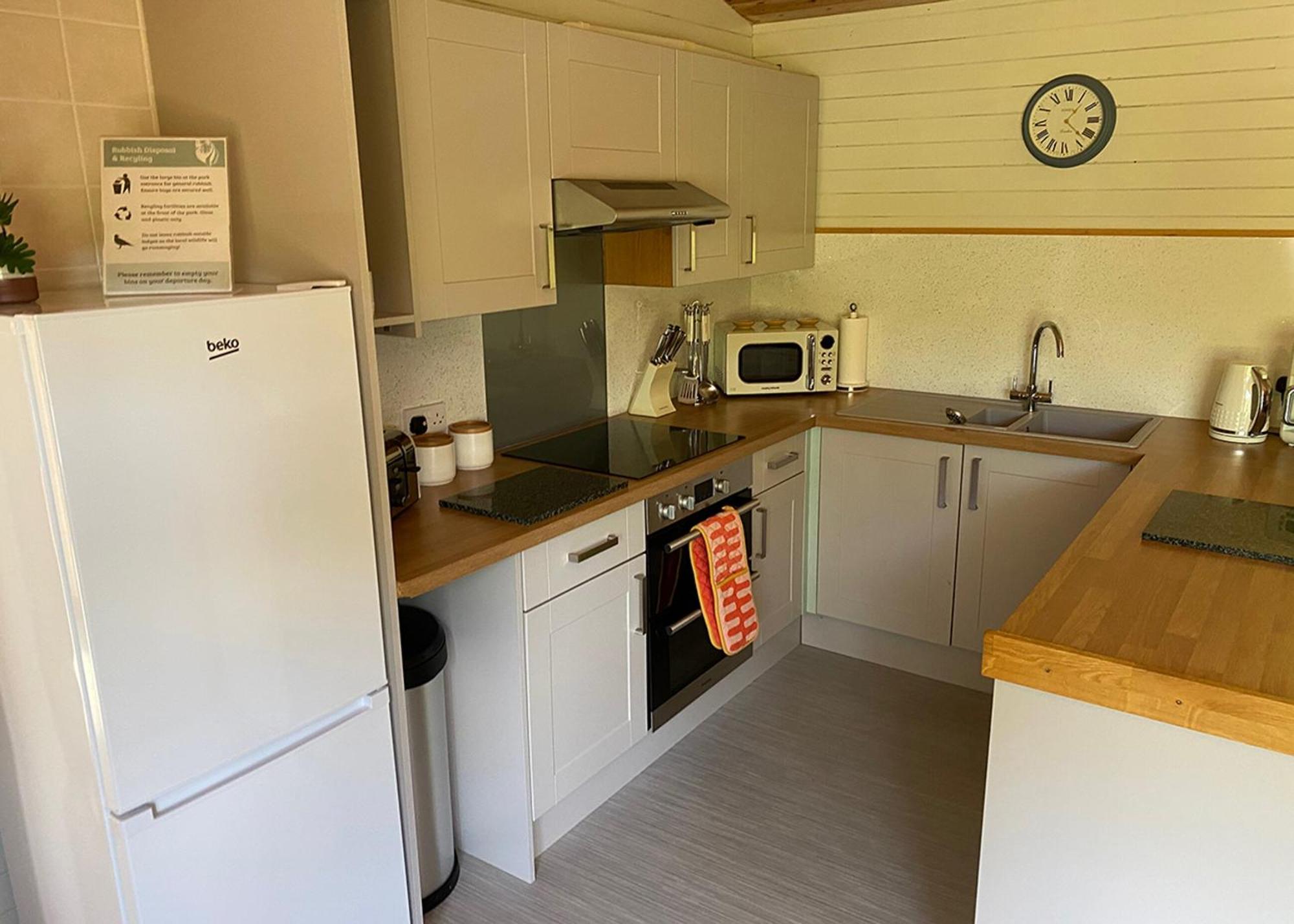 Ivyleaf Combe Lodges Stratton  Buitenkant foto