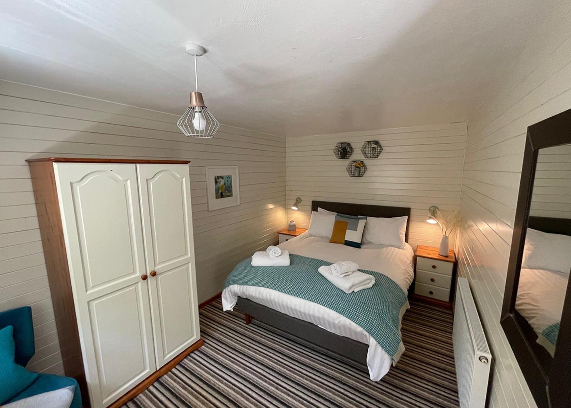 Ivyleaf Combe Lodges Stratton  Buitenkant foto