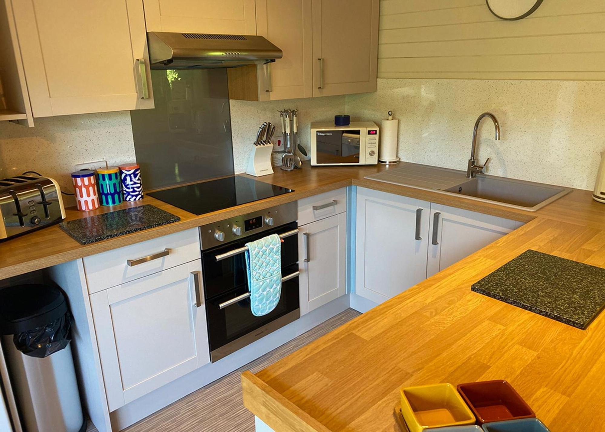 Ivyleaf Combe Lodges Stratton  Buitenkant foto